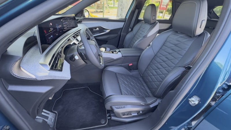 Peugeot E3008 4