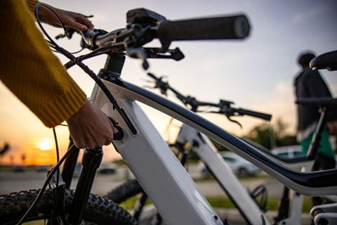 Available e-bikes Medium-GettyImages-1354071529