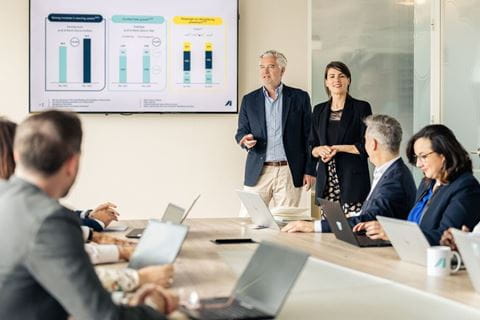 Medium-Ayv_image_corporate_meeting