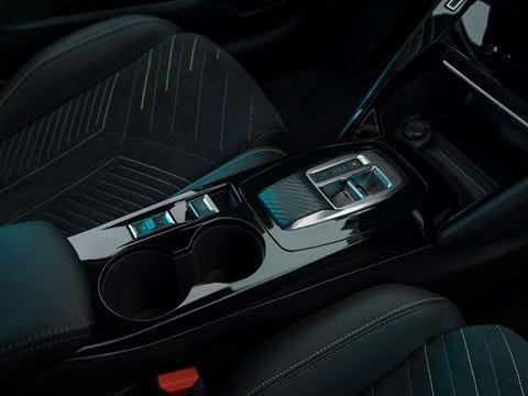 21_De-nieuwe-Peugeot-208-nu-nog-verleidelijker