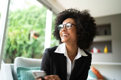Mulher de negócios a sorrir