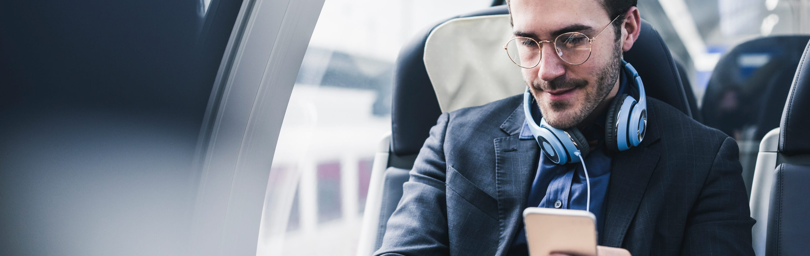 Hero-guy-with-headphones