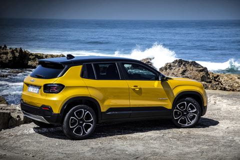 Jeep_avenger_side