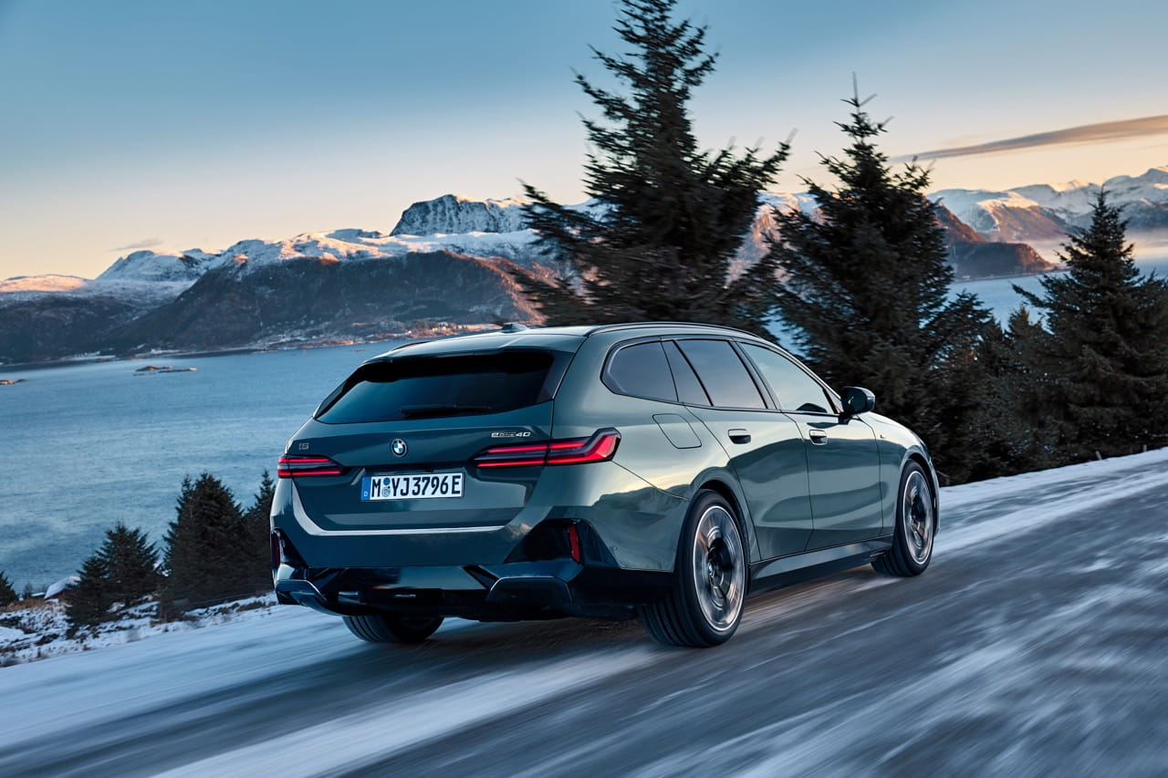 5series touring-back road Large