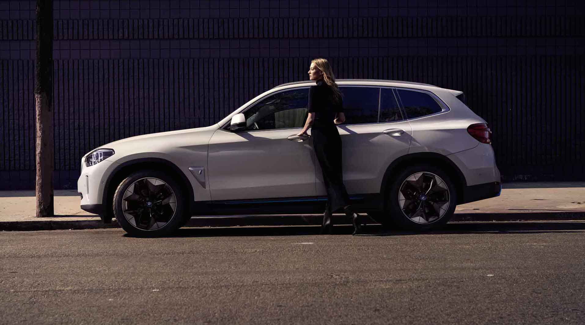 BMW iX3