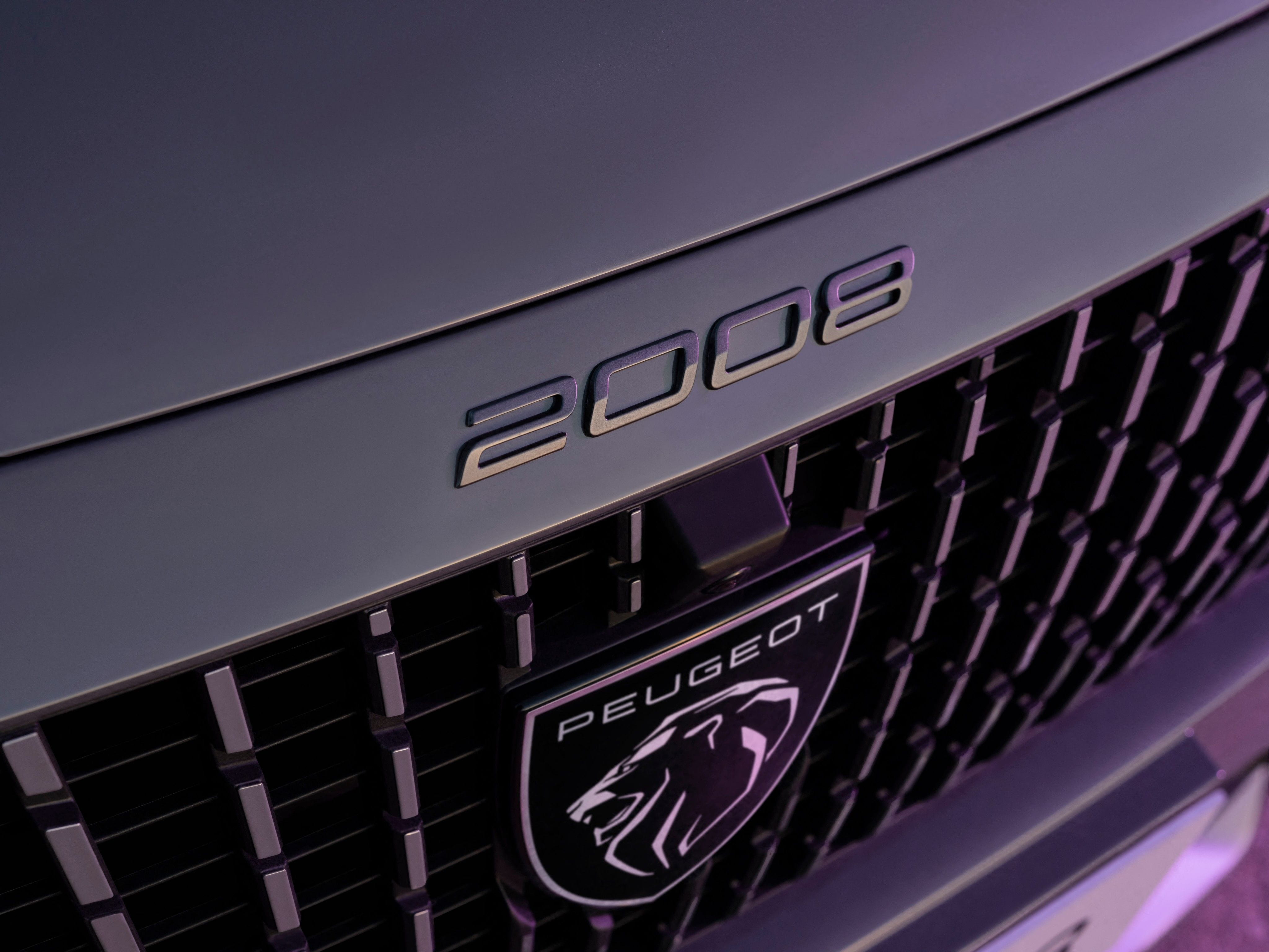Med Peugeot e-2008 Facelift får du inte bara en bil - du får en upplevelse som förändrar ditt sätt att tänka på bilar. Den imponerande räckvidden och prestandan är bara början på vad denna SUV har att erbjuda. Med sin moderna design och avancerade funktioner tar den dig på en resa av komfort och stil. Oavsett om du är ute efter en spännande körupplevelse eller bara vill göra ett medvetet val för miljön är Peugeot e-2008 Facelift det självklara valet för dig som inte vill kompromissa på varken prestanda eller stil.