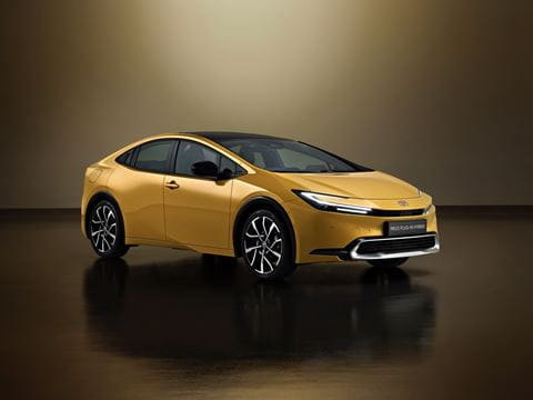 Paragraph-Toyota-Prius-sidefront