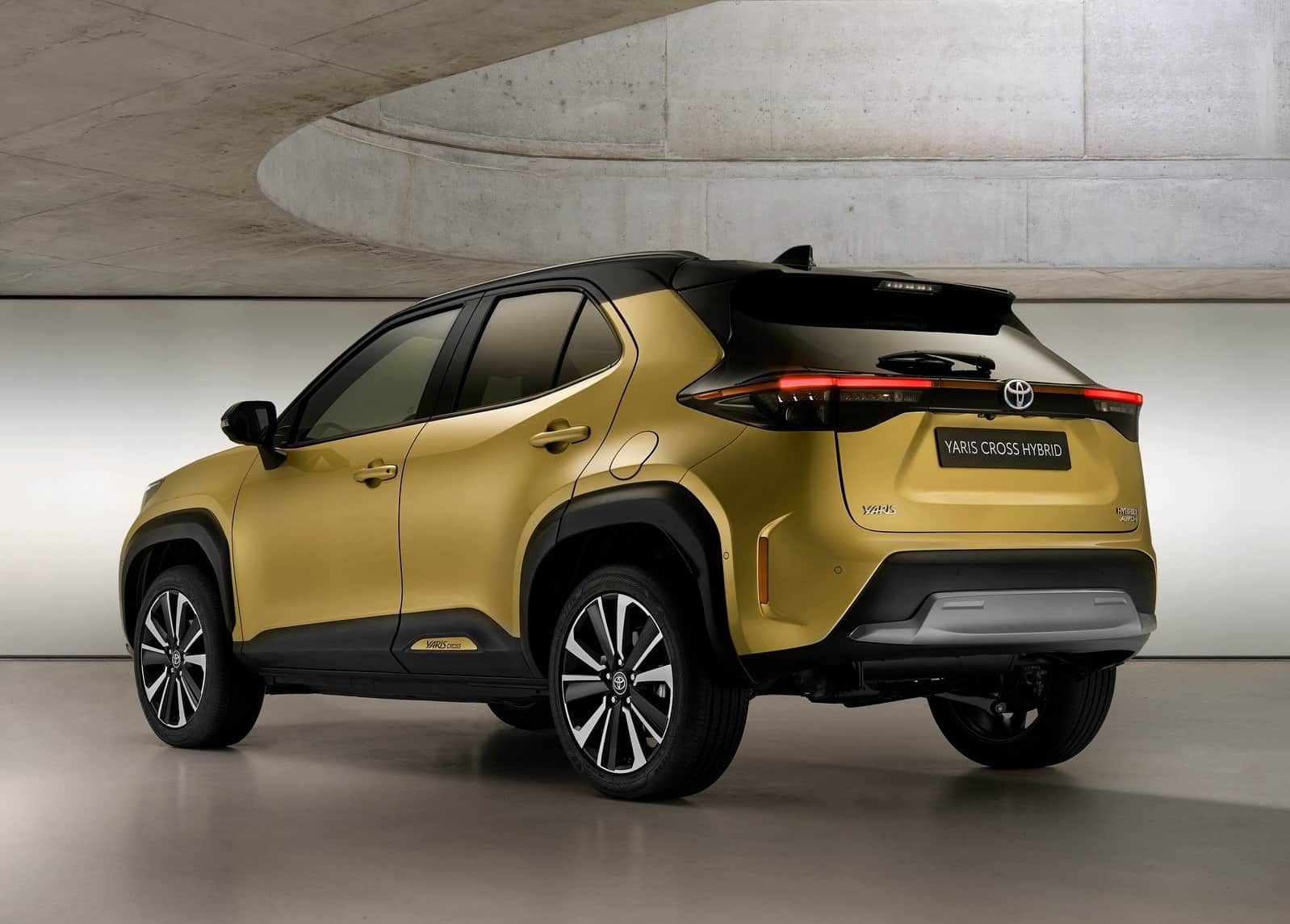 Toyota Yaris Cross traseira